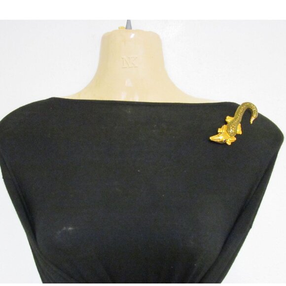 Gold Toned Alligator Brooch with Green Enamel Detailing - Picture 11 of 11